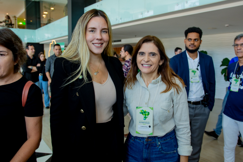 Educação em pauta - Seminário Nacional pela Alfabetização reúne especialistas em educação e autoridades em Fortaleza