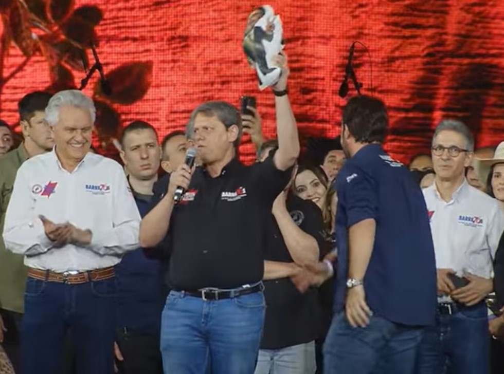 Presidenciáveis de direita discursam em Barretos e Tarcísio de Freitas exalta Bolsonaro