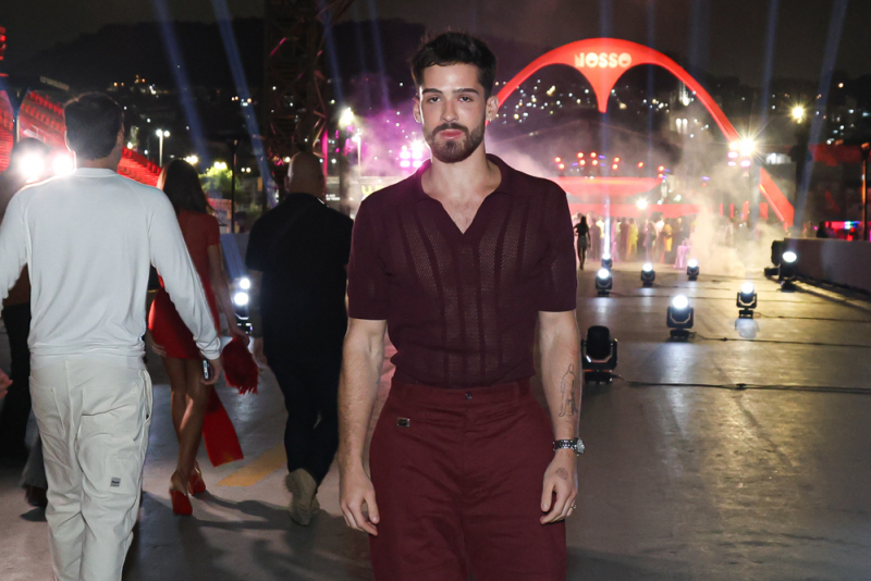 na sapucaí - Aniversário de Juan Moraes reúne Bruna Marquezine, Giovanna Lancellotti, João Guilherme e estrelas no Rio