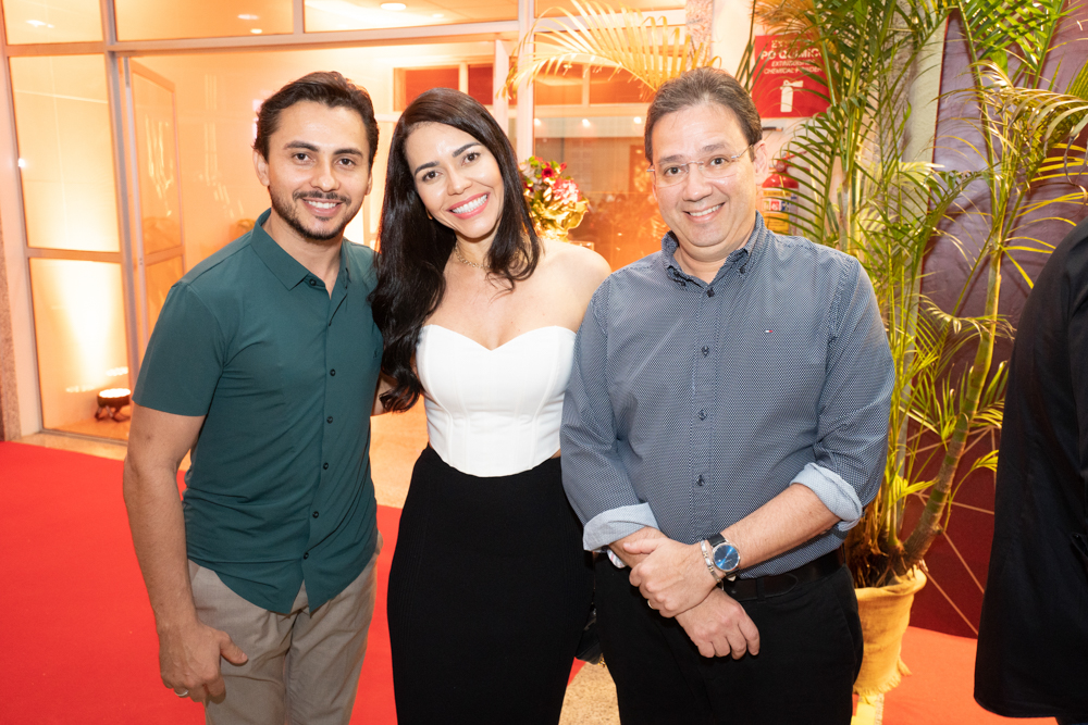 José E Rafaela Andrade, E Márcio Albuquerque