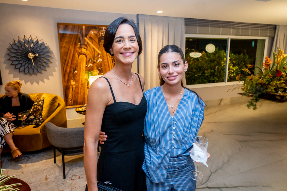 Karine Studart E Cláudia Vale (1)