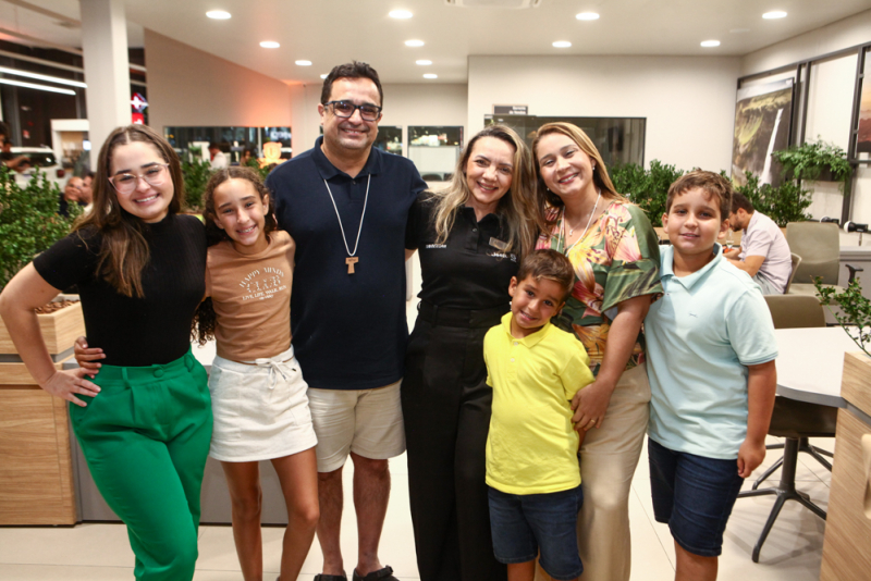 Mercado automotivo - Lançamento oficial do Commander 2026 movimenta a Newsedan Jeep Virgílio Távora, em Fortaleza