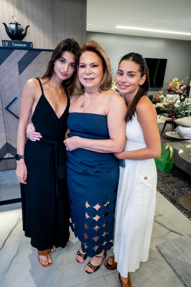 Lara, Iracema E Cláudia Vale (1)