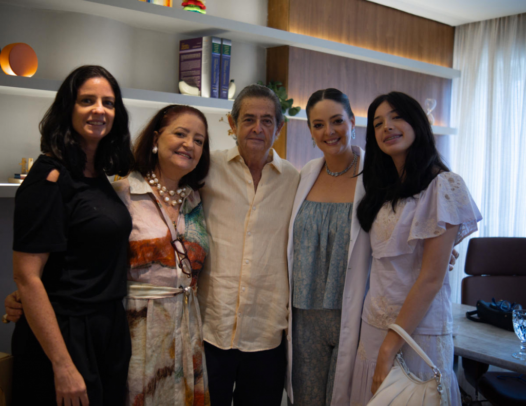 Raquel Carneiro, Ediane Carneiro, Raul Carneiro, Lara Braun, Julia Carneiro