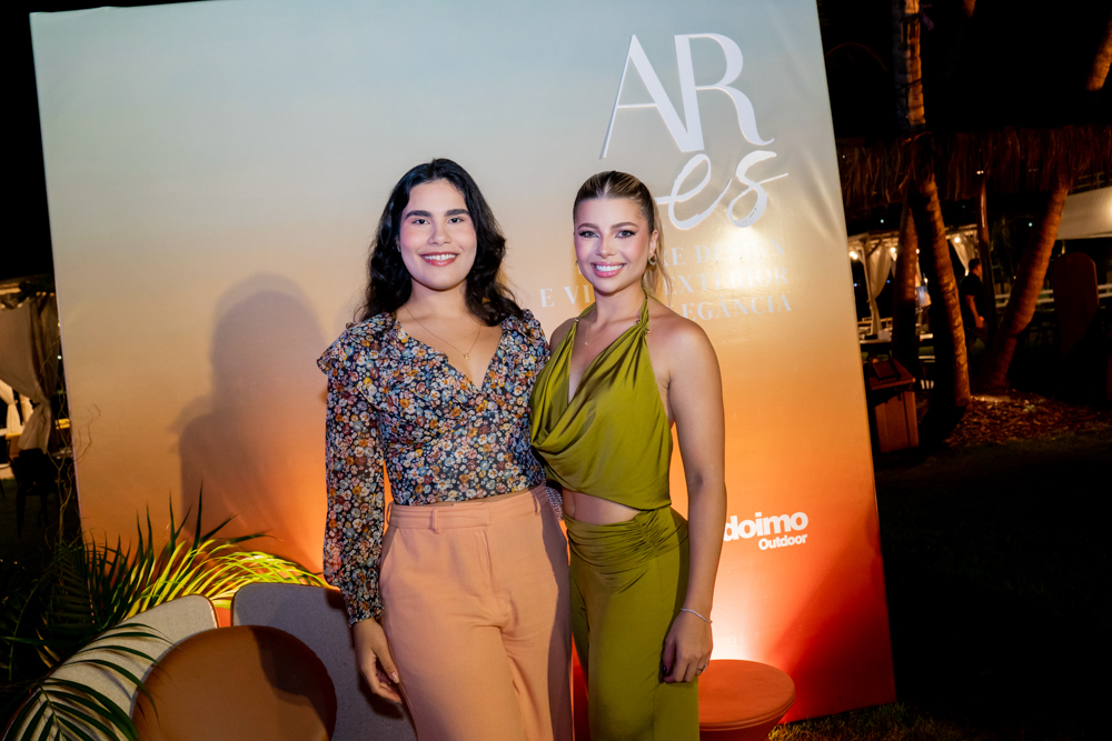 Larissa Muniz E Ariane Sarrecy (1)