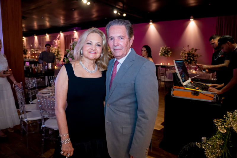 Noite inesquecível - Glamour, beleza e requinte marcam o festão dos 15 anos de Anik, filha de Layla e Guilherme Fujita