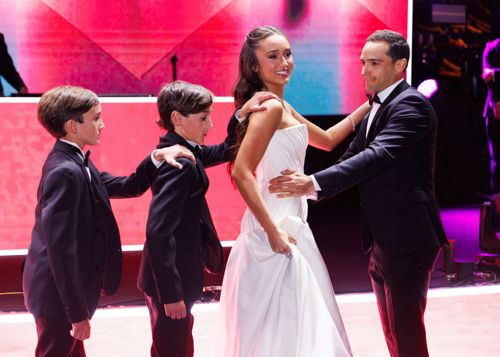 Lorenza Celebra Seus 15 Anos 34