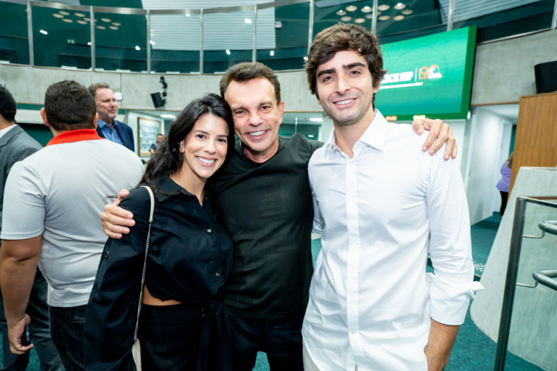 Ícone Esportivo - Assembleia Legislativa homenageia Galvão Bueno com título de Cidadão Cearense