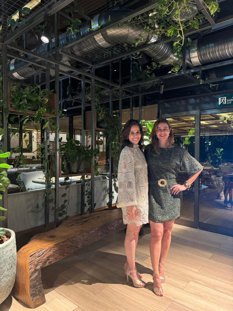 Mirella Tomás E Larissa Queiroz