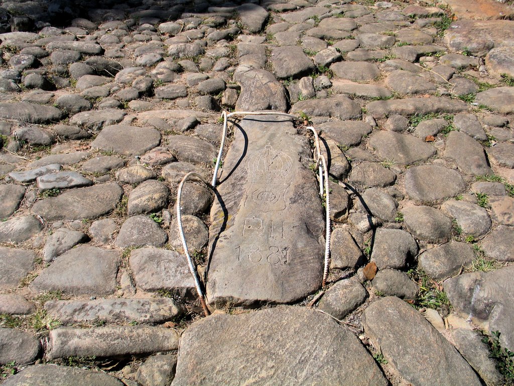 Pedra Em Que D. Pedro Ii Teria Escorregado No Santuário Do Caraça Pbcm