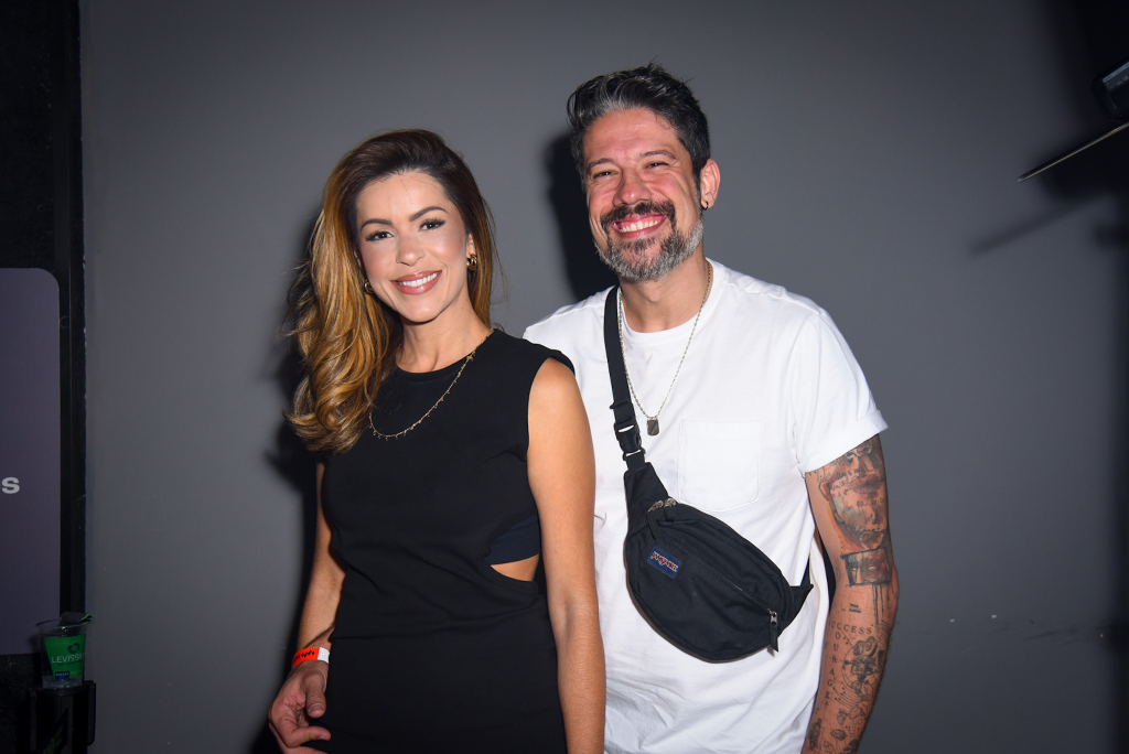 Philipe Siani E Namorada