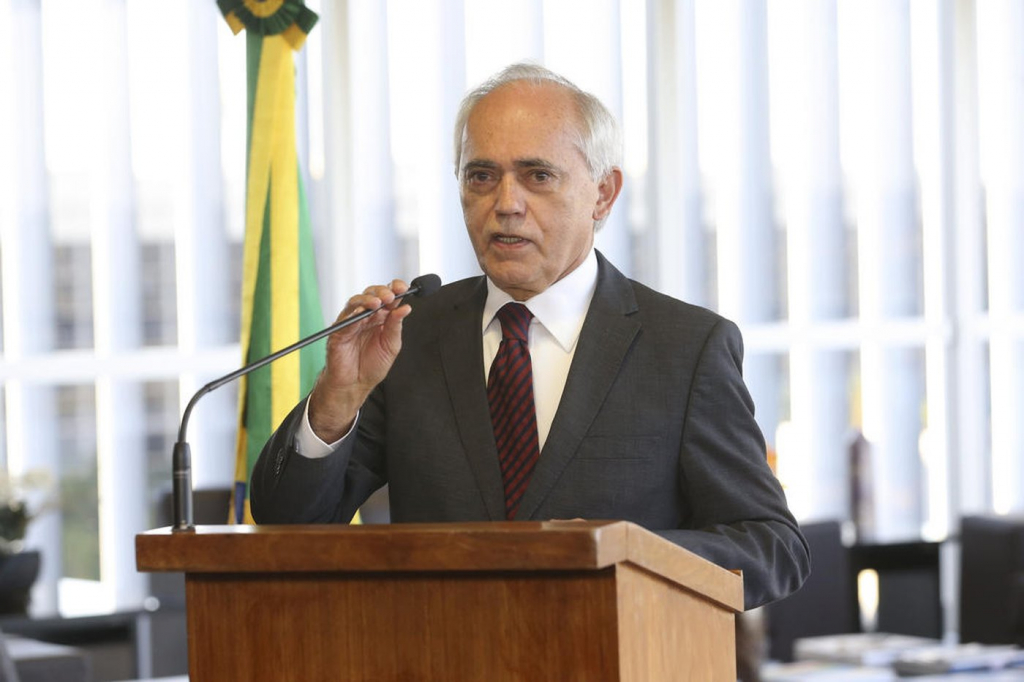 Raimundo Carreiro e o novo peso diplomático do Brasil em Portugal