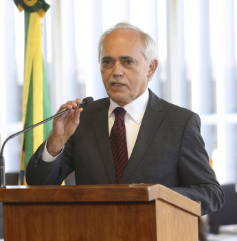 Raimundo Carreiro e o novo peso diplomático do Brasil em Portugal