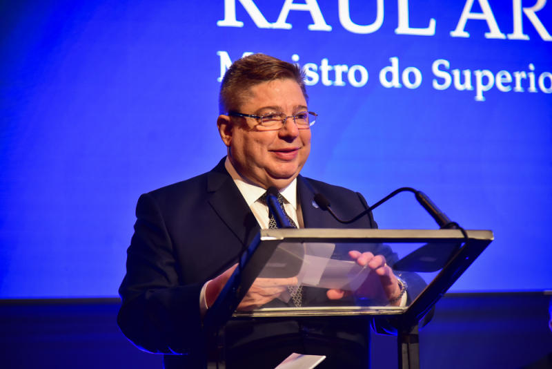 Homenagem solene - Ministro Raul Araújo Filho é agraciado com o Troféu Clóvis Rolim 2025