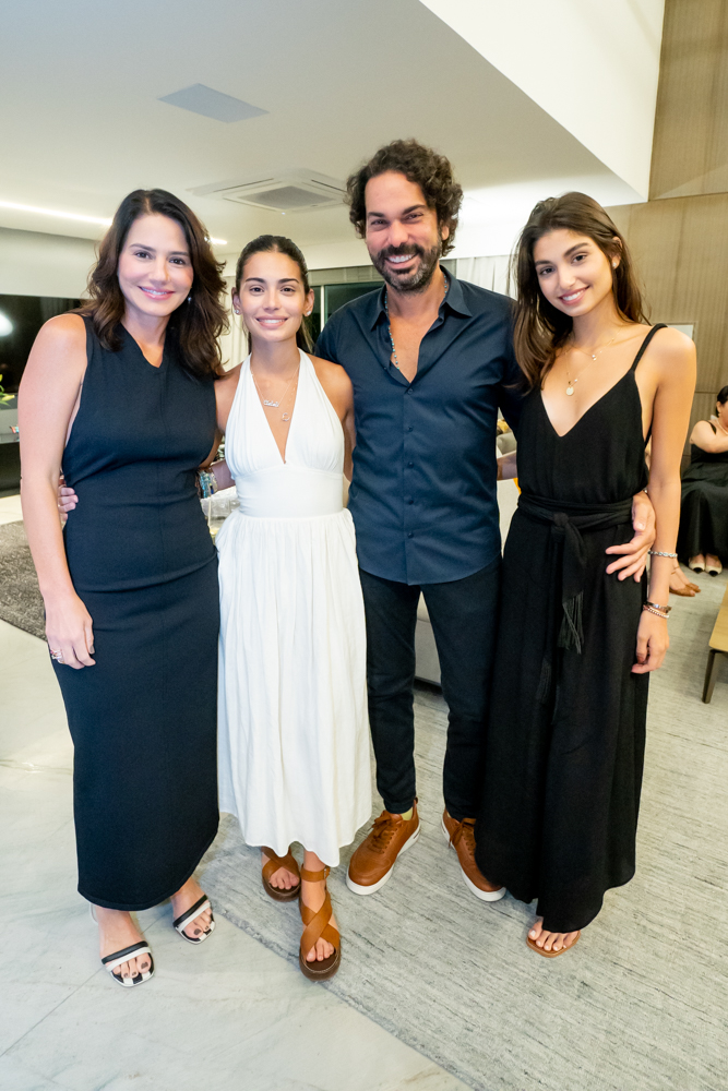 Renata, Cláudia, Cláudio E Lara Vale (2)