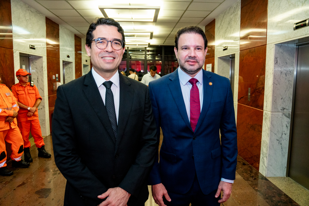 Rholden Queiroz E Léo Couto