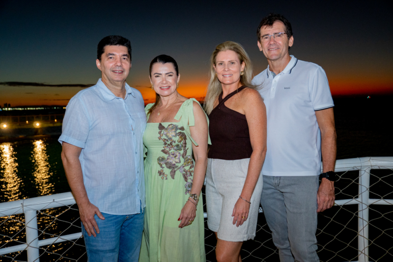 Confraria enófila - Degustação, competição e brindes  marcam encontro do Grupo Entre Vinhos & Amigos no Iate Clube de Fortaleza