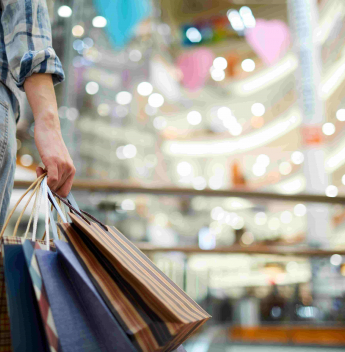 Intenção de consumo dos brasileiros avança 4,9% em dezembro