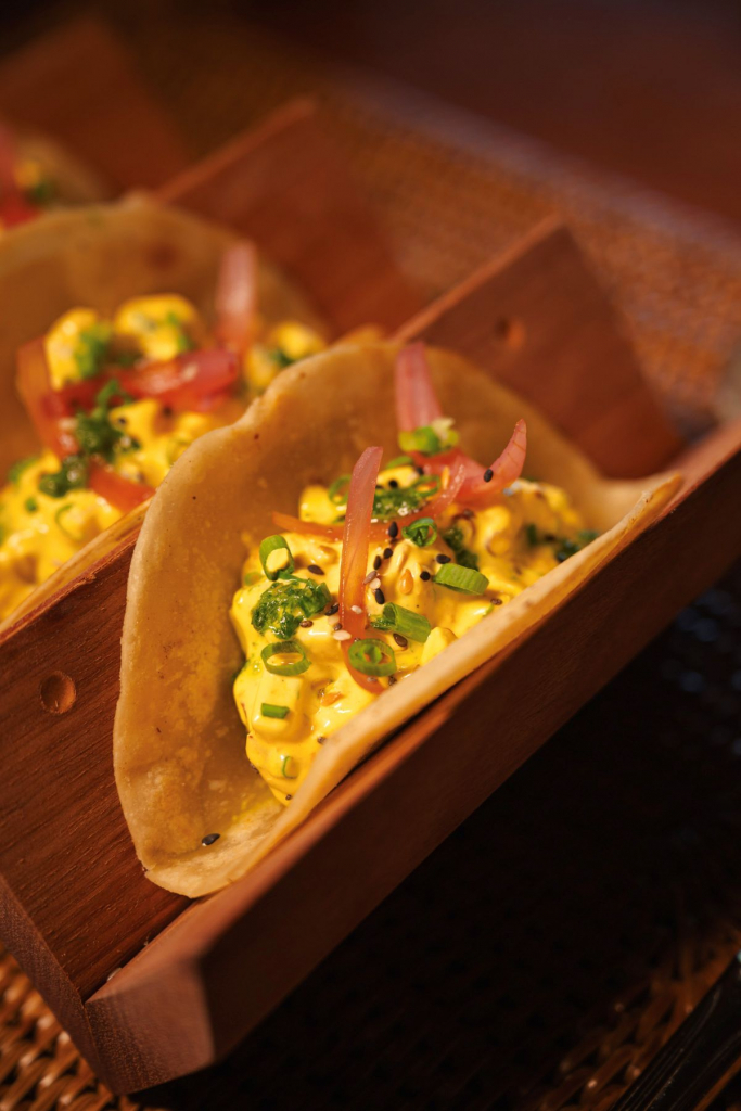 Tacos De Polvo Com Creme De Pimenta Amarillo. Créditos Xico Sandro