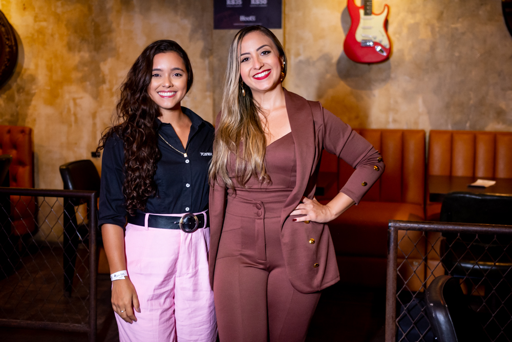 Taynah Araújo E Mara Silva (2)