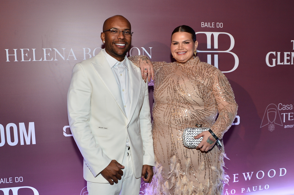 Thaís Carla E O Namorado