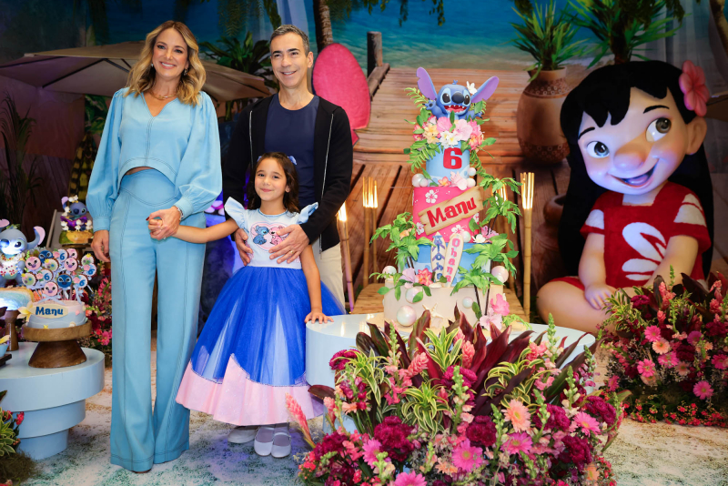 festa havaiana - Cesar Tralli e Ticiane Pinheiro celebram os 6 anos da filha Manu com festa luxuosa em São Paulo