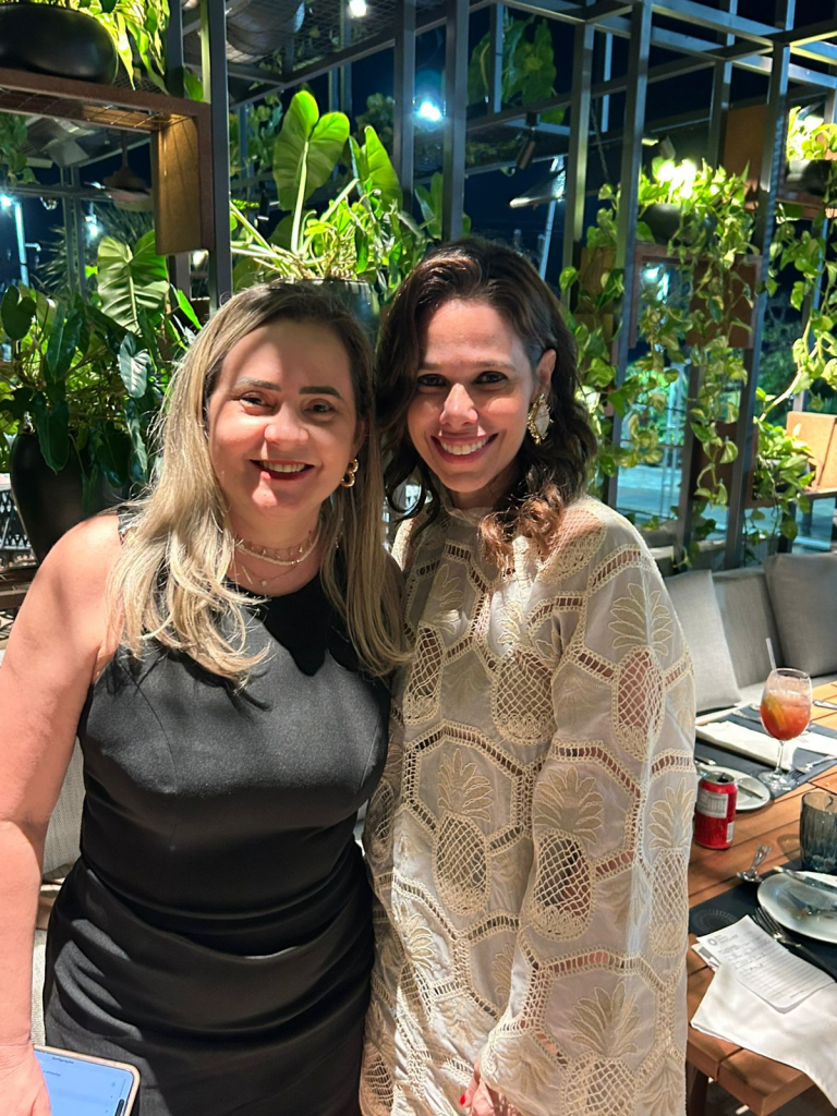 Vall Vasconcelos E Mirella Tomás