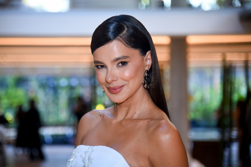 Sakura glamour - Fabiana Milazzo leva o Japão à passarela com Isabeli Fontana e famosas na primeira fila