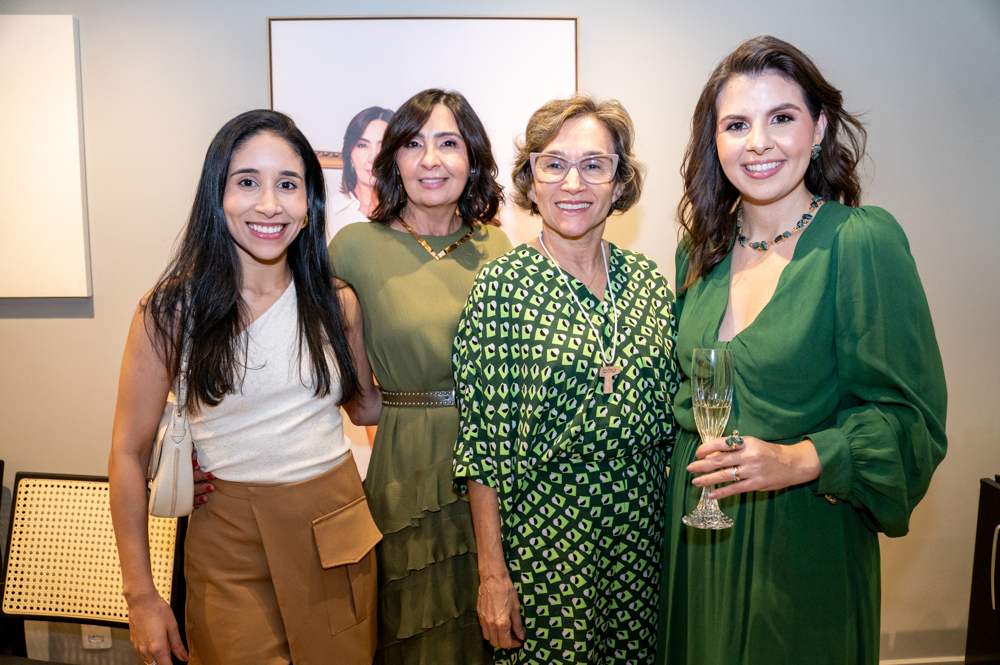 Vitória Gomes, Eliane Gomes, Azenete Gomes E Eloisa Gomes