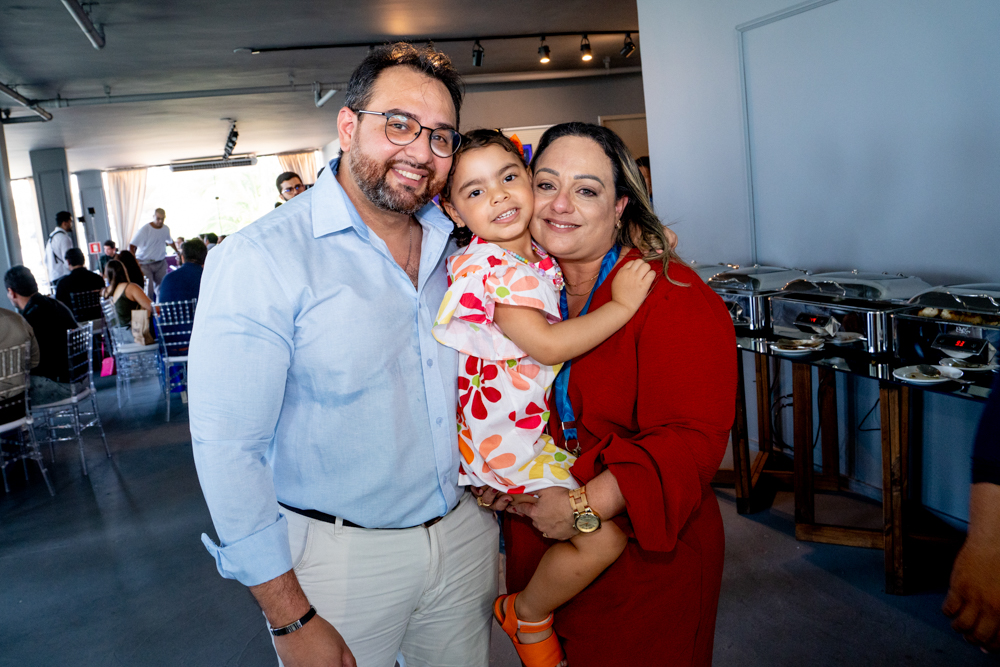 Alexandre Veras, July Vitória E Tatyana Sobreira