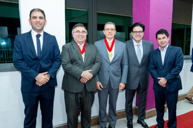 MEMBROS HONORÁRIOS - Desembargador Antônio Parente, Pompeu Vasconcelos e Paulo Henrique Portela tomam posse na Academia Cearense de Direito