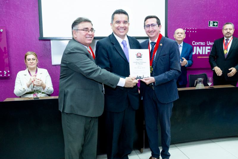 MEMBROS HONORÁRIOS - Desembargador Antônio Parente, Pompeu Vasconcelos e Paulo Henrique Portela tomam posse na Academia Cearense de Direito