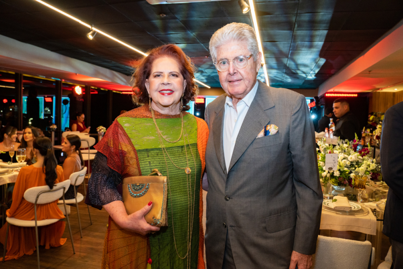 Votos renovados - Camile Quintão e Rodrigo Carneiro brindam aos 10 anos do “sim”