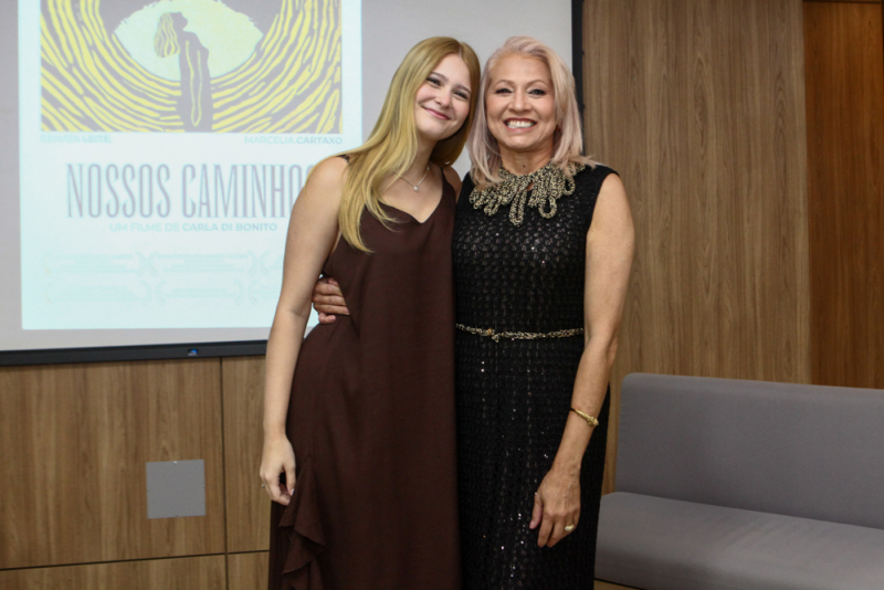 Noite de cinema - Cineasta Carla Di Bonito reúne convidados para encontro cultural em torno do filme “Nossos Caminhos”