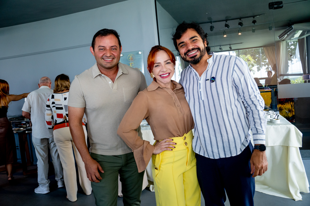 Artur Queiroz, Vitória Fernandez E Bosco Nunes