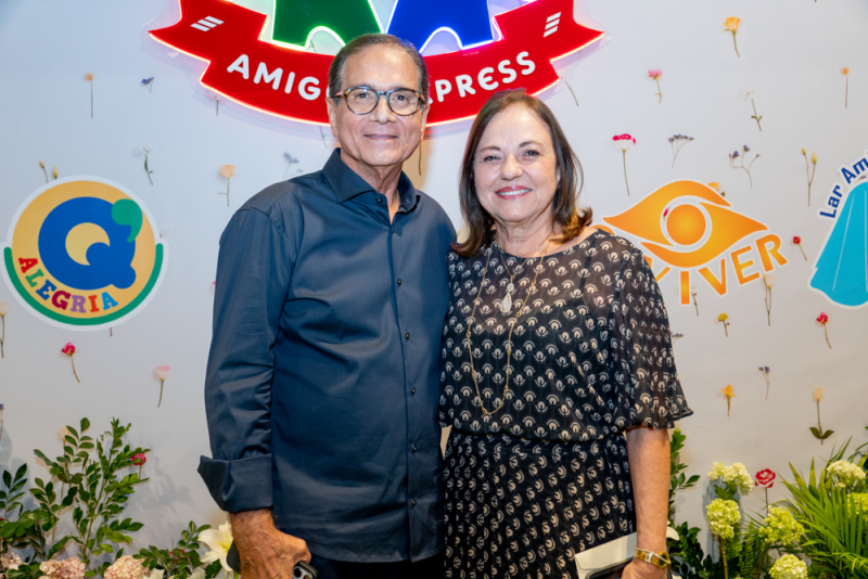 Noite Solidária - Projeto Amigos Express emociona com shows de grandes artistas no Teatro RioMar Fortaleza