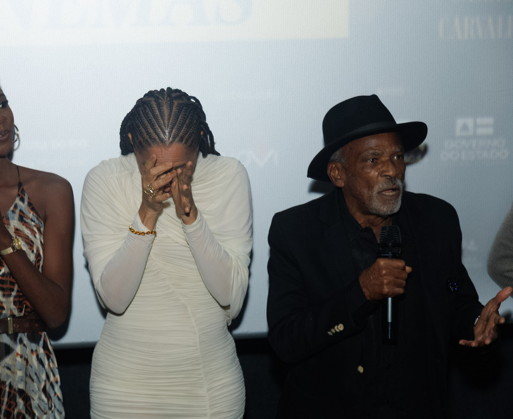 Camila Se Emociona Com Antonio