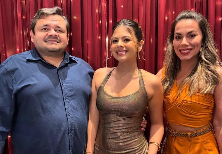 Larissa Galiza comemora aniversário com festa intimista em Fortaleza