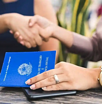 Brasil cria 255,3 mil postos de trabalho em fevereiro