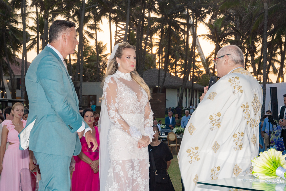 Casamento De Cassia Duran E Junior Vieira, Cassia Duran E Padre Rafael Magul (4)