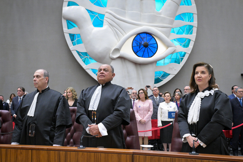 Posse no STJ - Nomes de peso da política e do judiciário prestigiam novos ministros Marluce Caldas e Carlos Brandão
