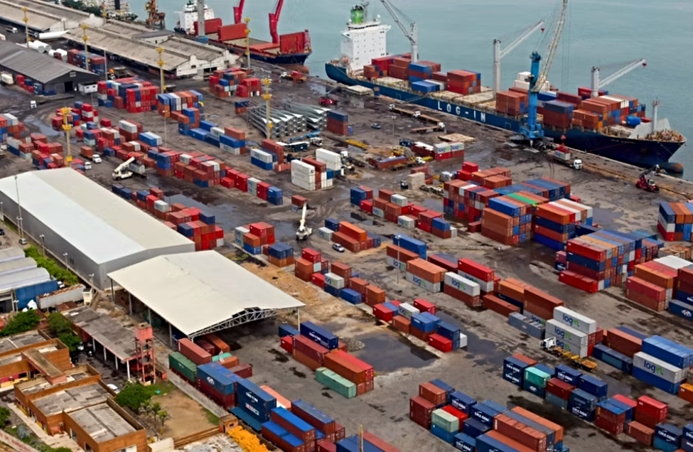 Companhia Docas do Ceará promoverá concurso com salários de até R$ 14,4 mil