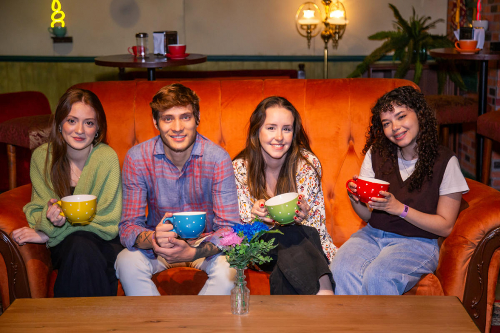 Copy Of Businessland Exposição Friends Experience Modelos 85