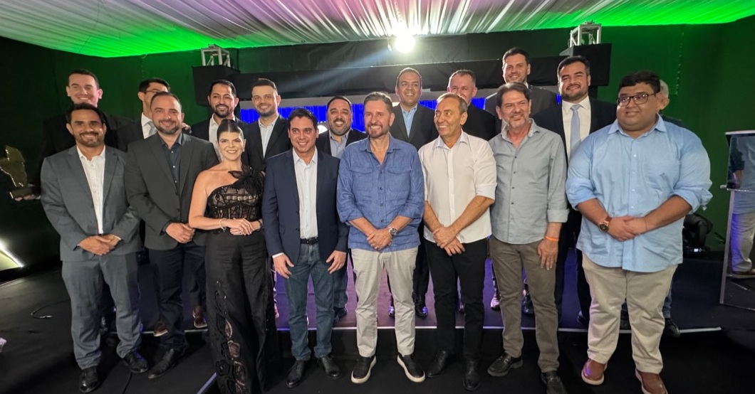 Cid Gomes e Romeu Aldigueri prestigiam Expo Agro e entrega do Troféu Sertão