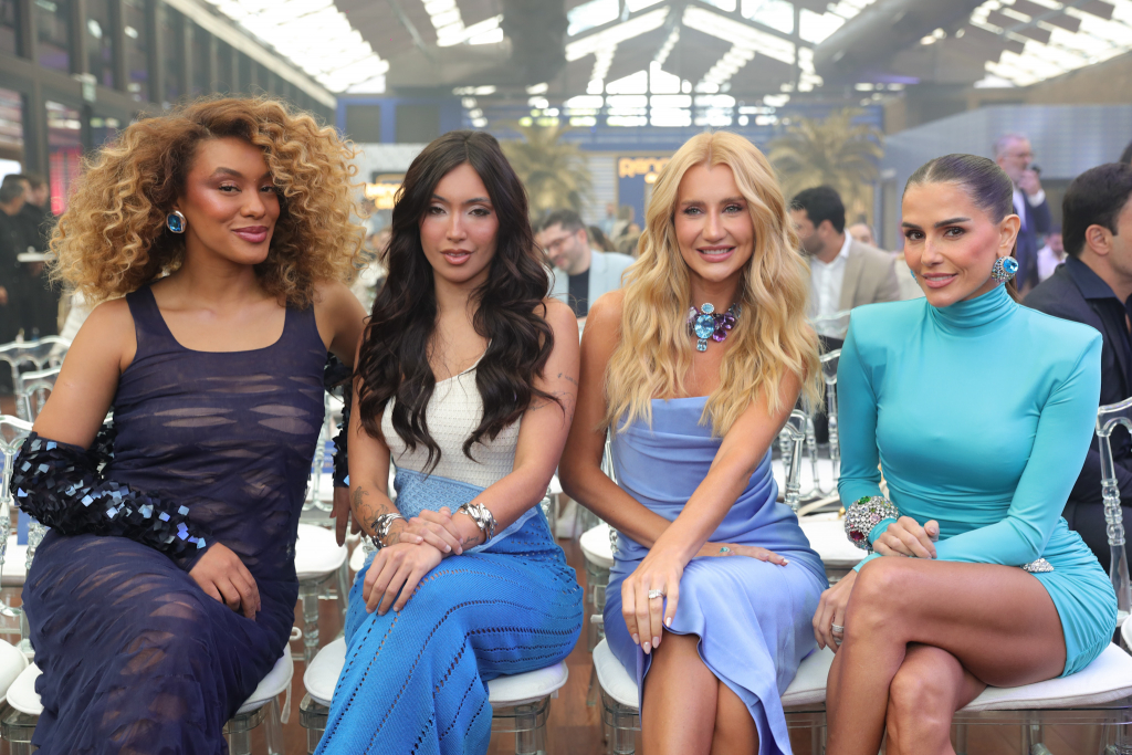 Deborah Secco, Ana Paula Siebert, Raissa Santana E Vanessa Lopes (2)