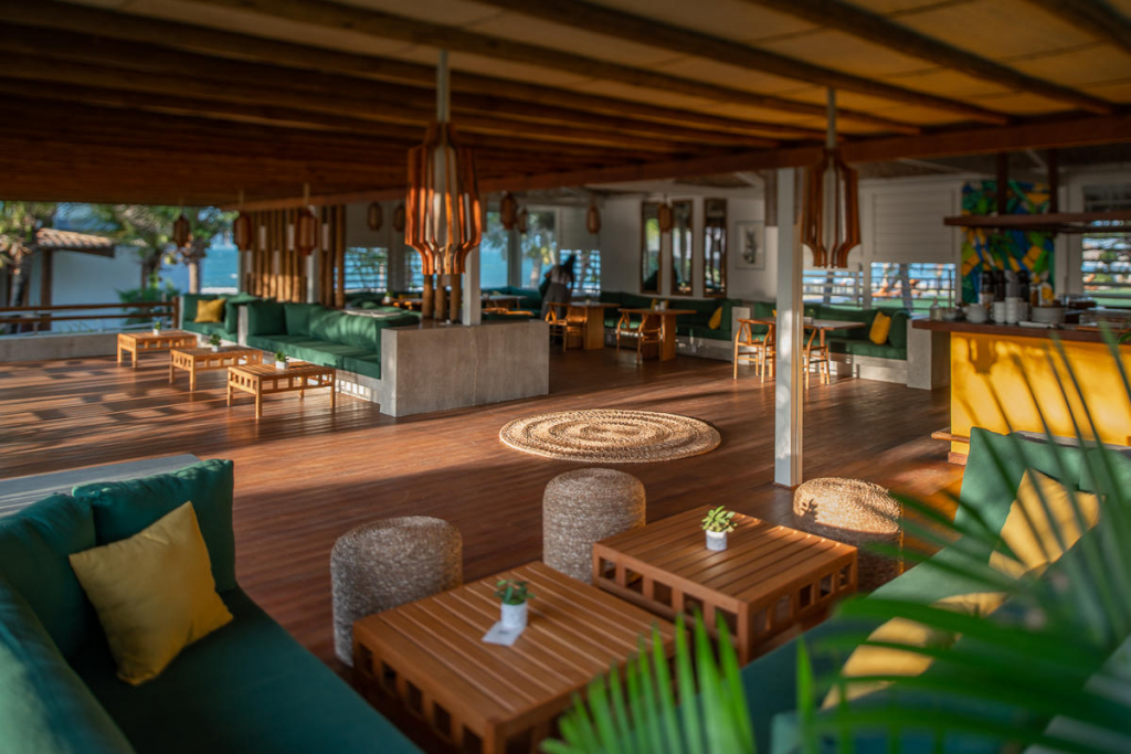 Decoração Do Vila Selvagem Valoriza O Artesanato E Peças Regionais