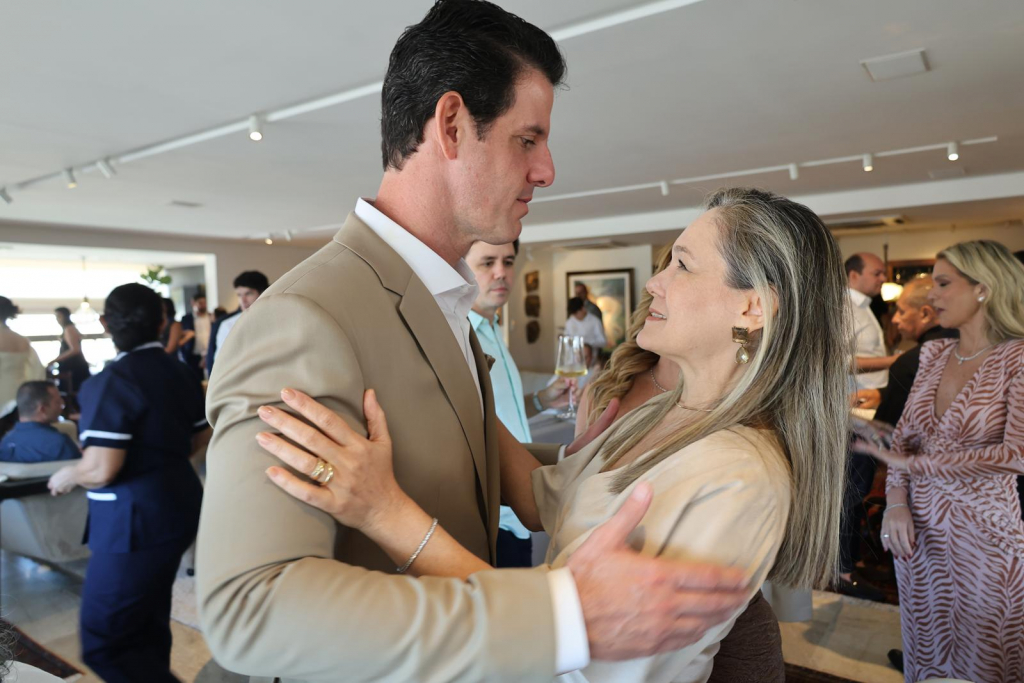 Eduardo Carneiro E Erika Markan