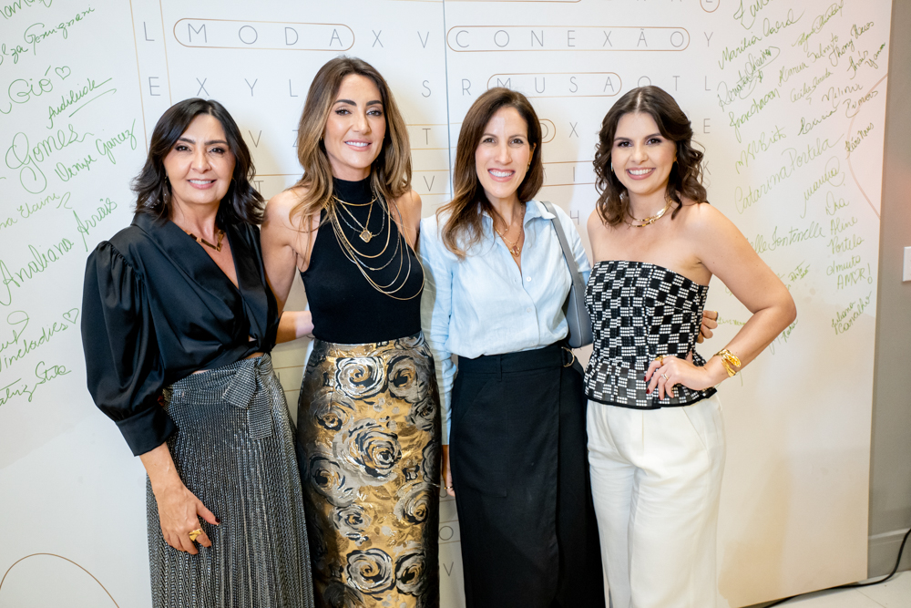 Eliane Gomes, Maria Dolores, E Eloisa Gomes