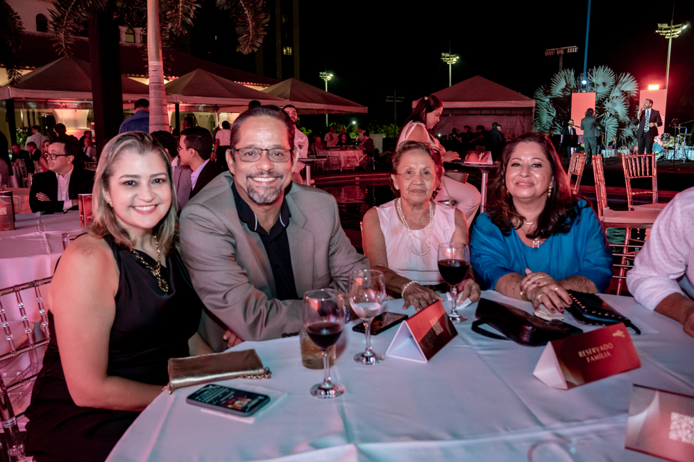 Erika Wanderley Macêdo, Leonardo Wanderley, Glória Capelo E Manuela Osterne (1)