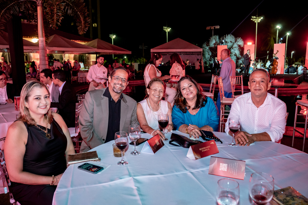 Erika Wanderley Macêdo, Leonardo Wanderley, Glória Capelo, Manuela Osterne E Ricardo Frota
